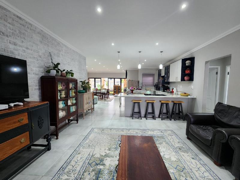 5 Bedroom Property for Sale in Die Bult Western Cape